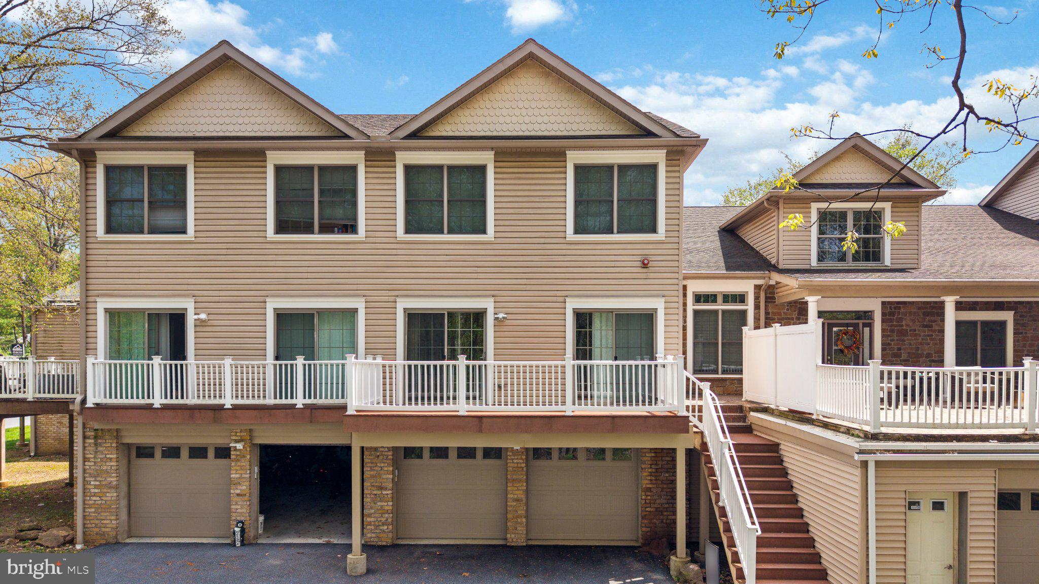105 HIGH POINTE DRIVE
