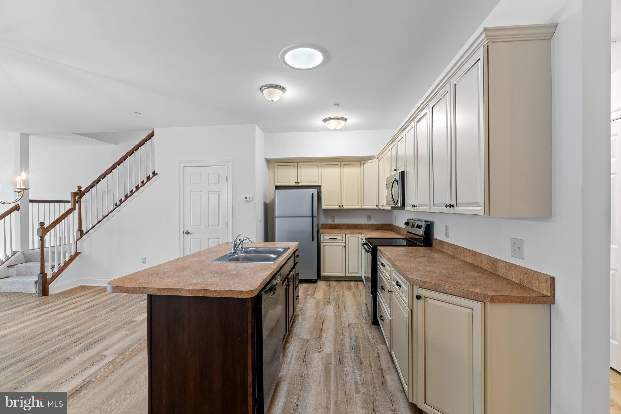 105 HIGH POINTE DRIVE