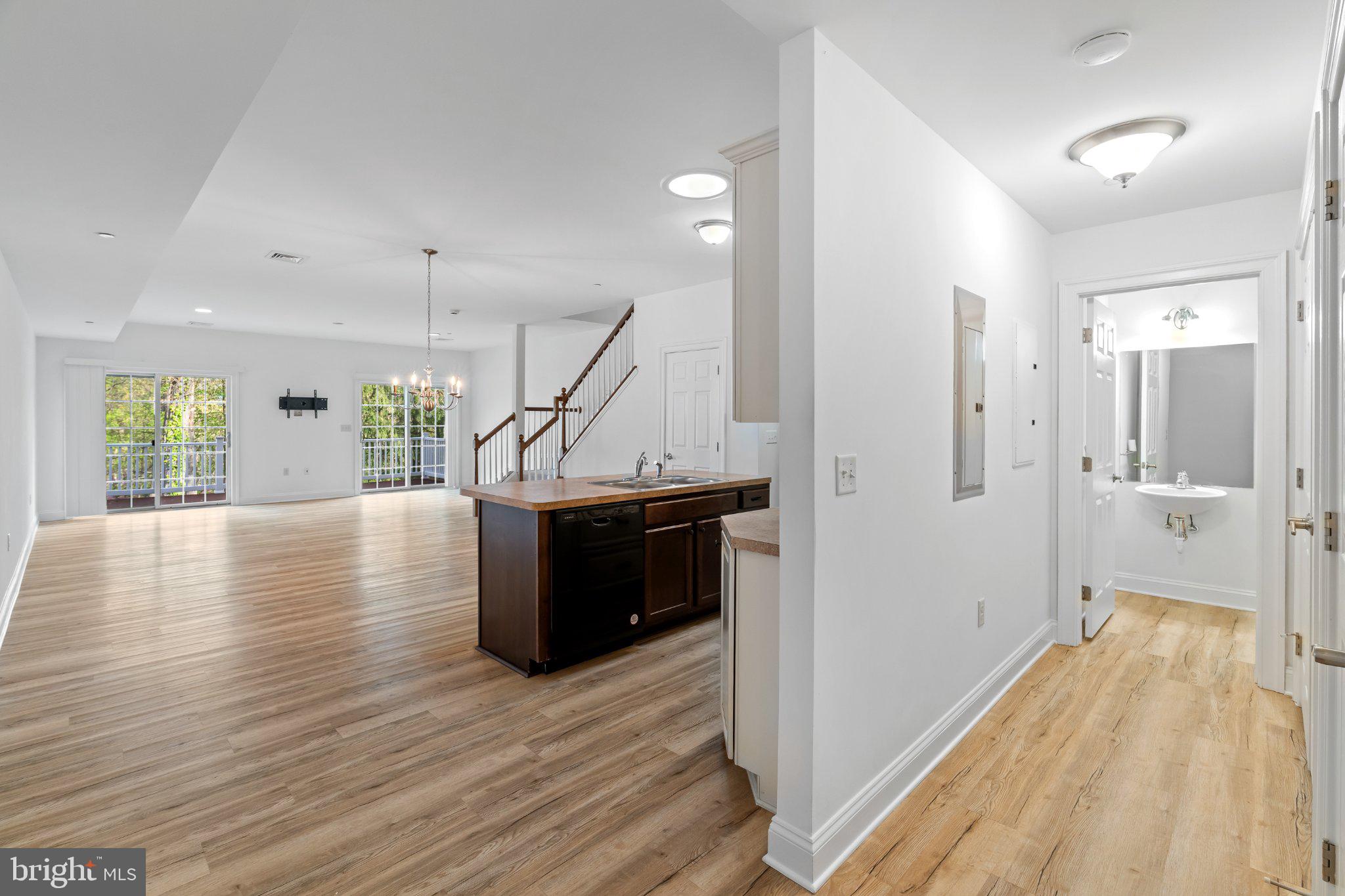 105 HIGH POINTE DRIVE