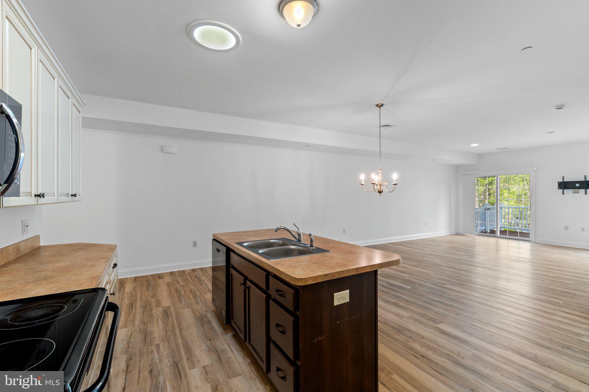105 HIGH POINTE DRIVE