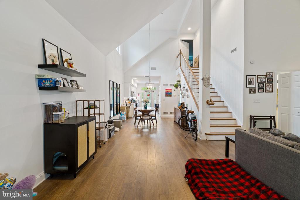 107 HIGH POINTE DRIVE