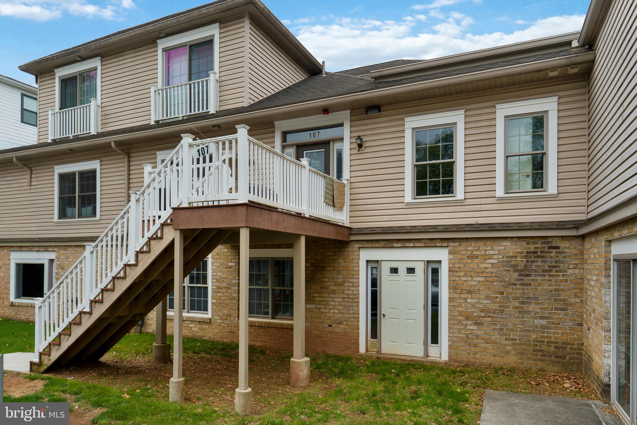 107 HIGH POINTE DRIVE