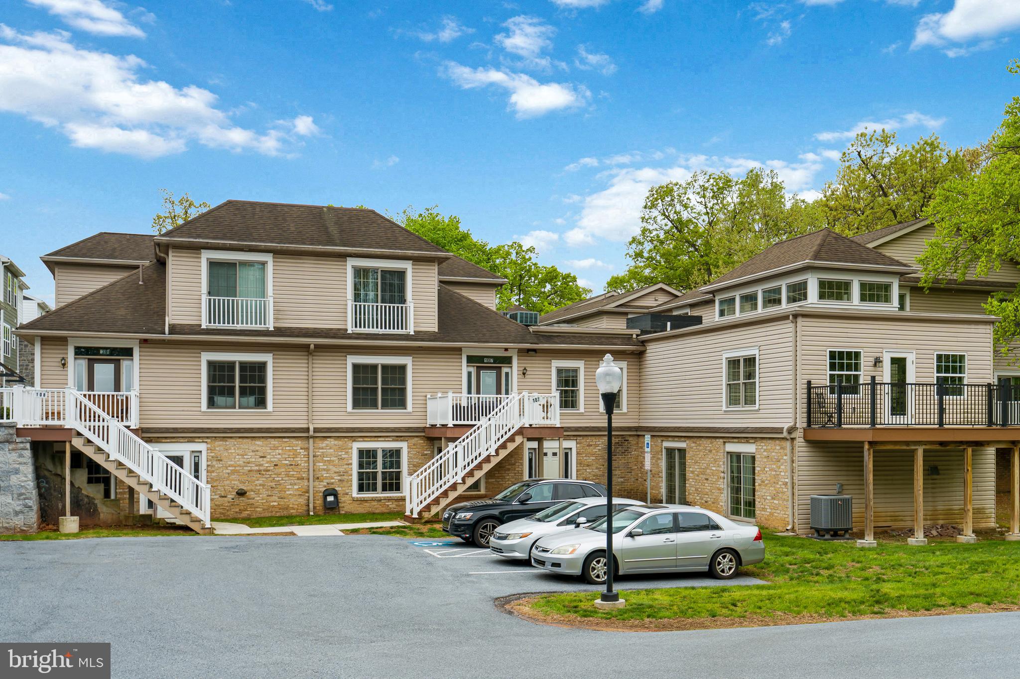 107 HIGH POINTE DRIVE