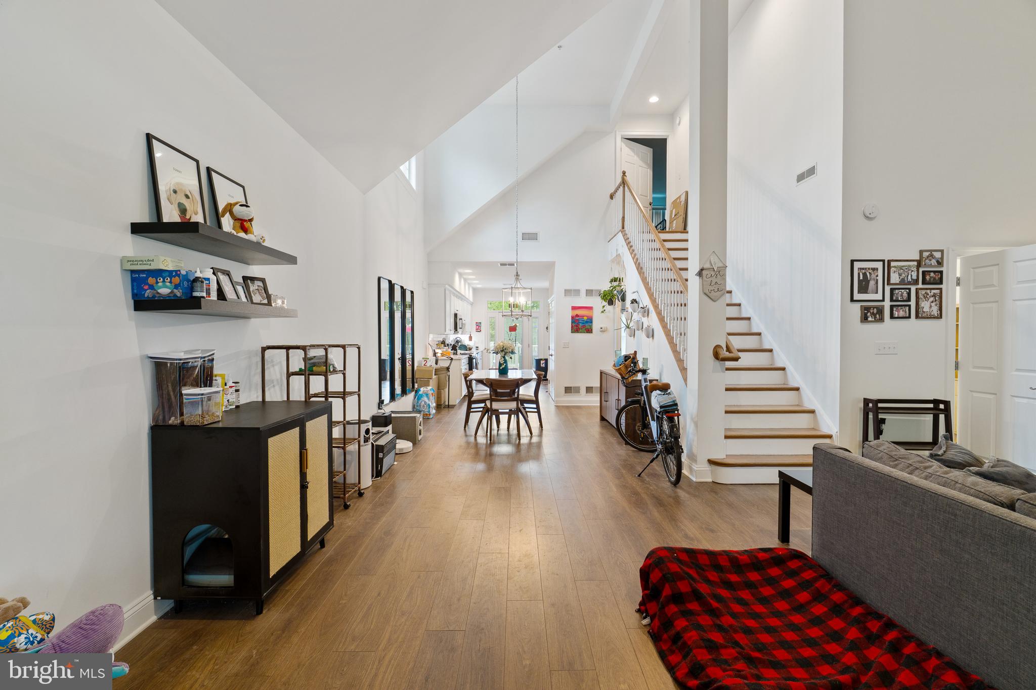 107 HIGH POINTE DRIVE