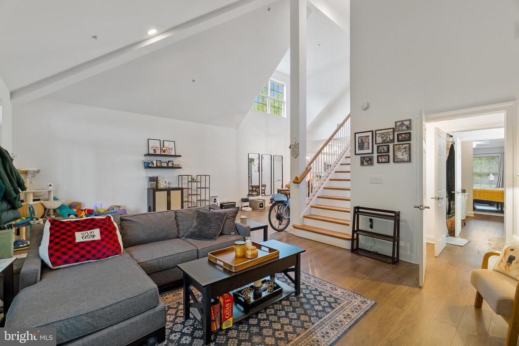 107 HIGH POINTE DRIVE