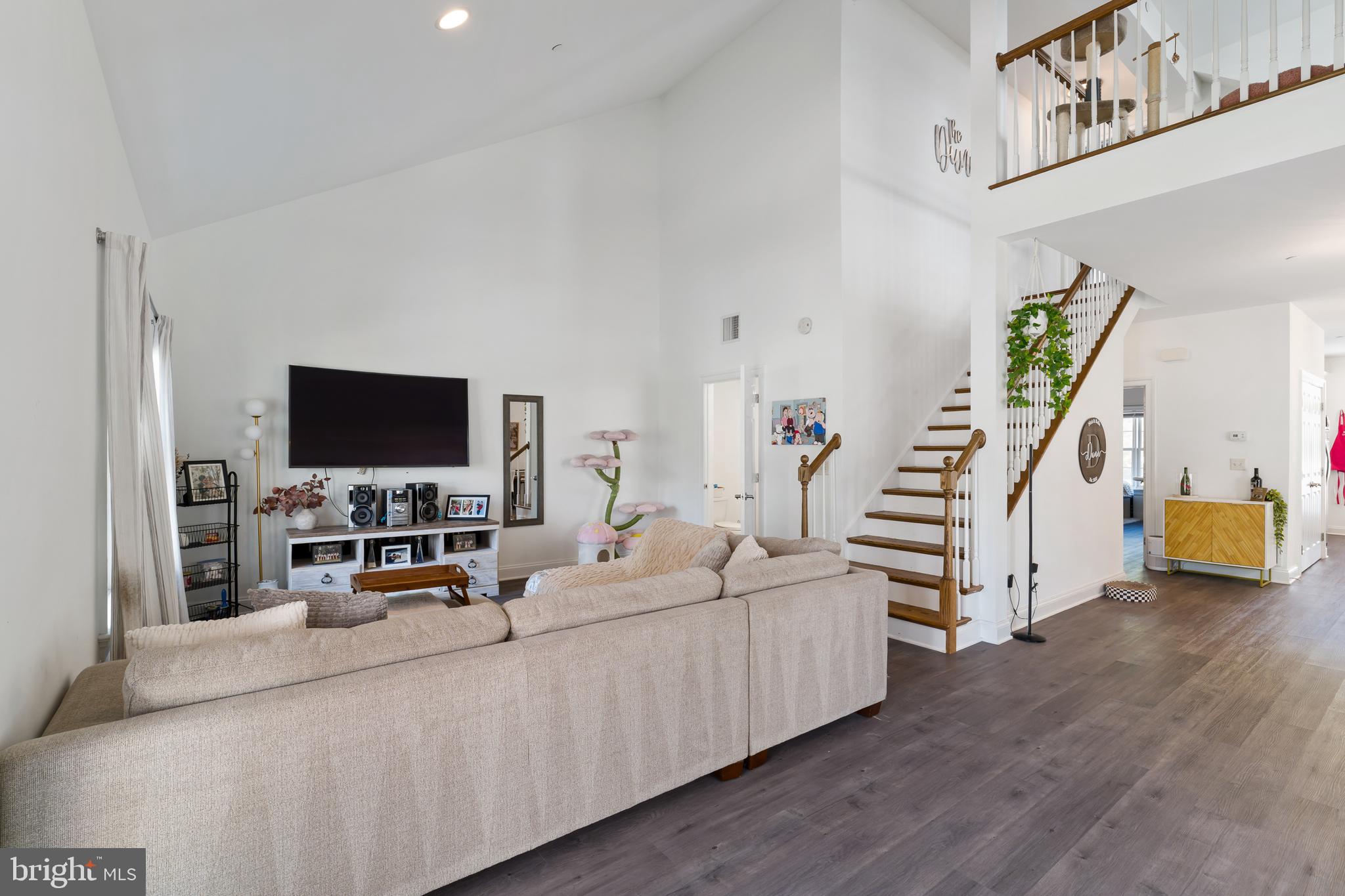 108 HIGH POINTE DRIVE