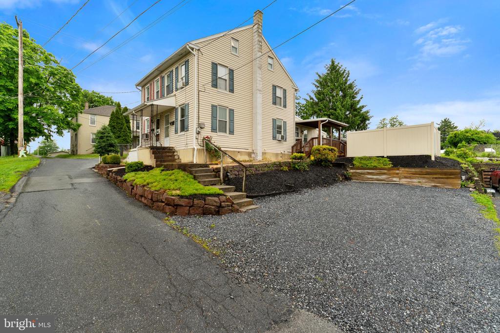 412 APPLE AVENUE