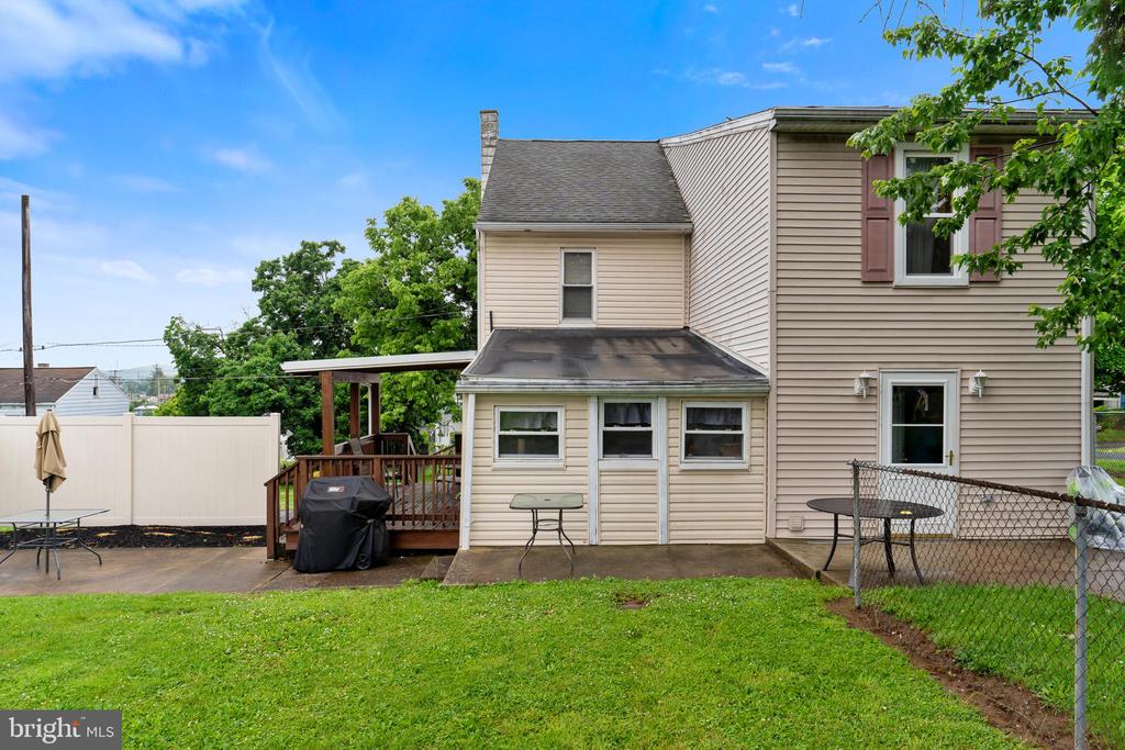 412 APPLE AVENUE