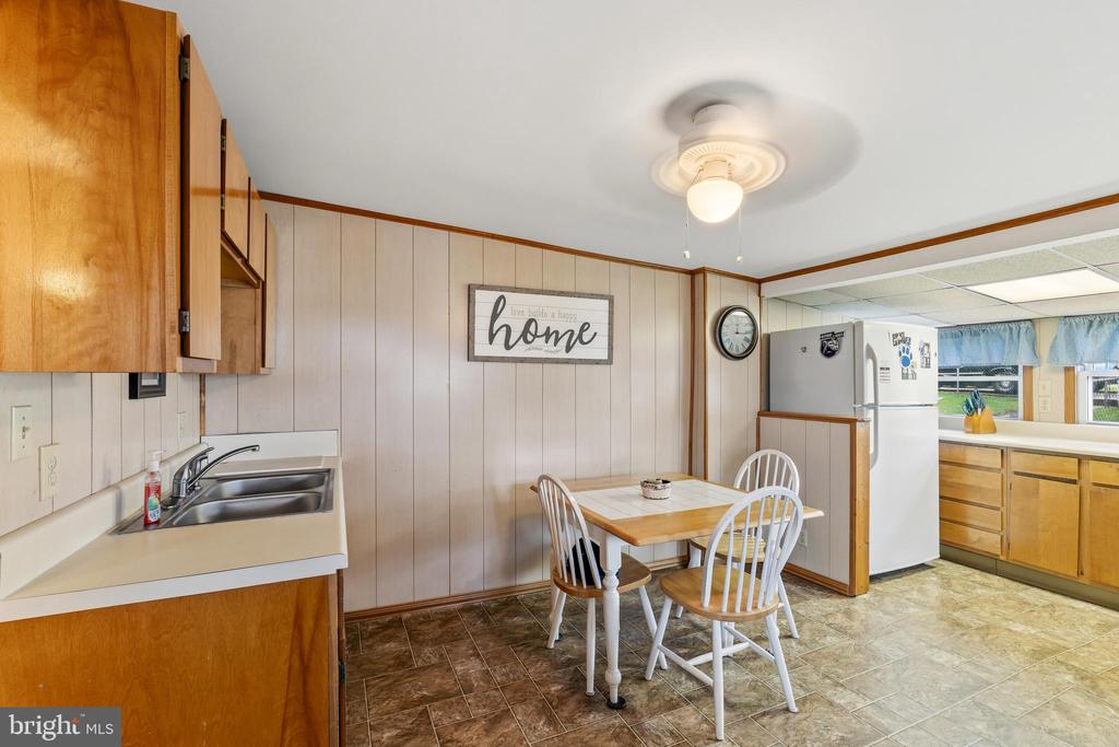 412 APPLE AVENUE