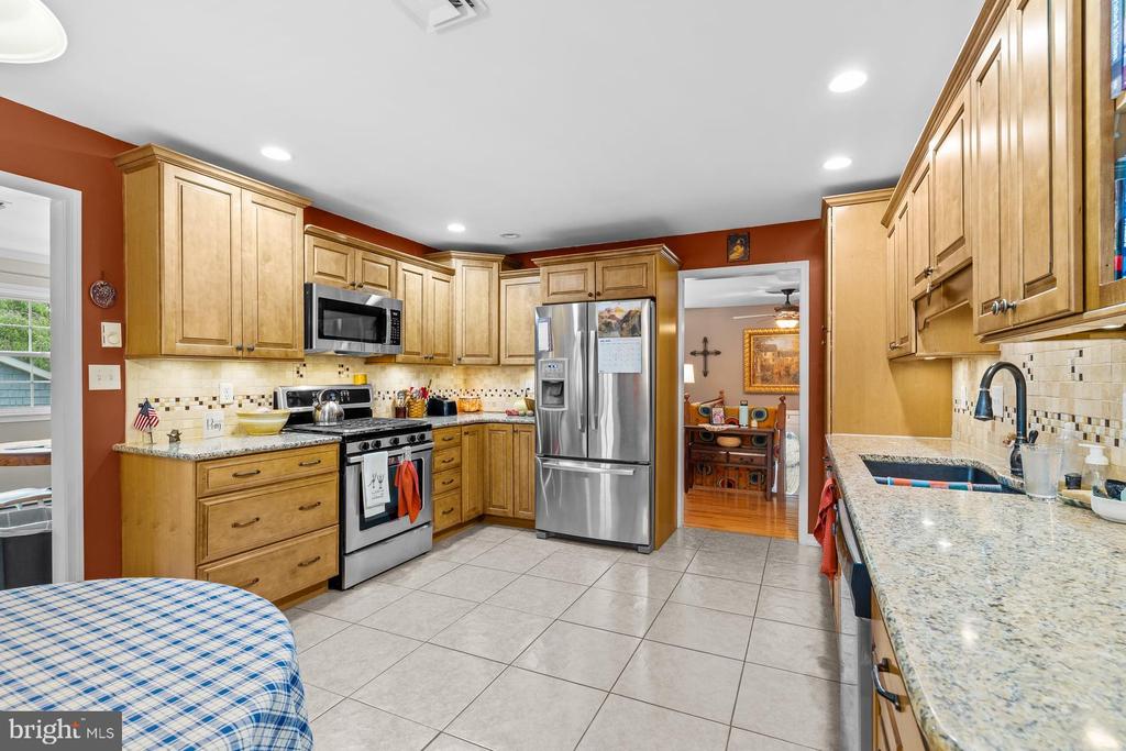 4462 WOODCREST DRIVE