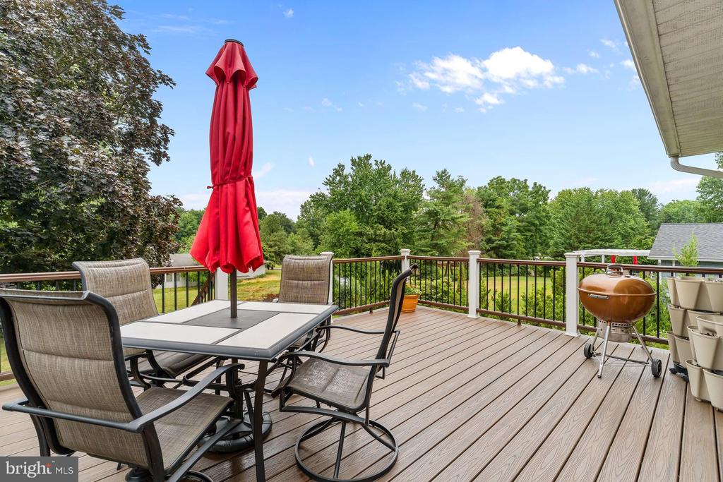 4462 WOODCREST DRIVE