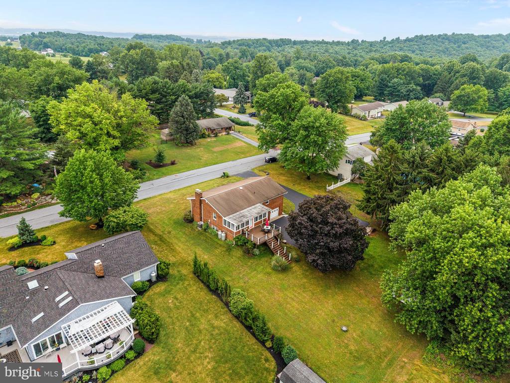 4462 WOODCREST DRIVE