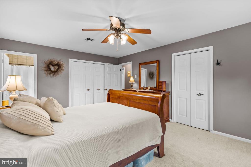 4462 WOODCREST DRIVE