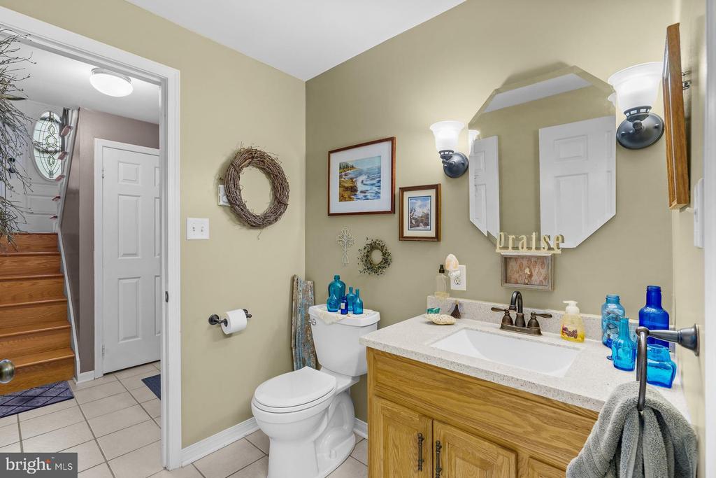 4462 WOODCREST DRIVE