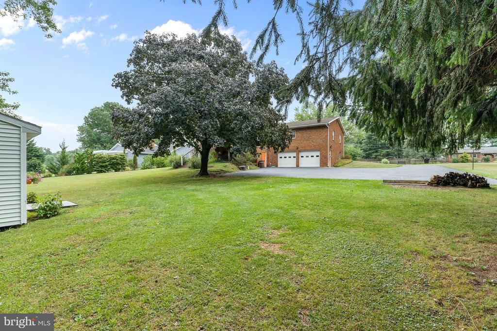 4462 WOODCREST DRIVE