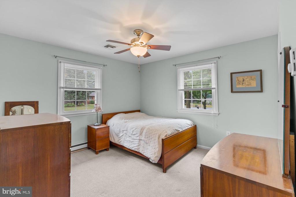 4462 WOODCREST DRIVE