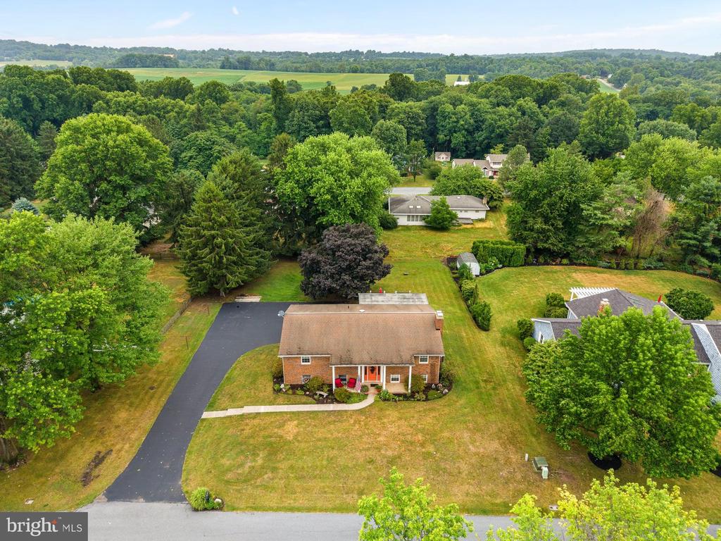 4462 WOODCREST DRIVE