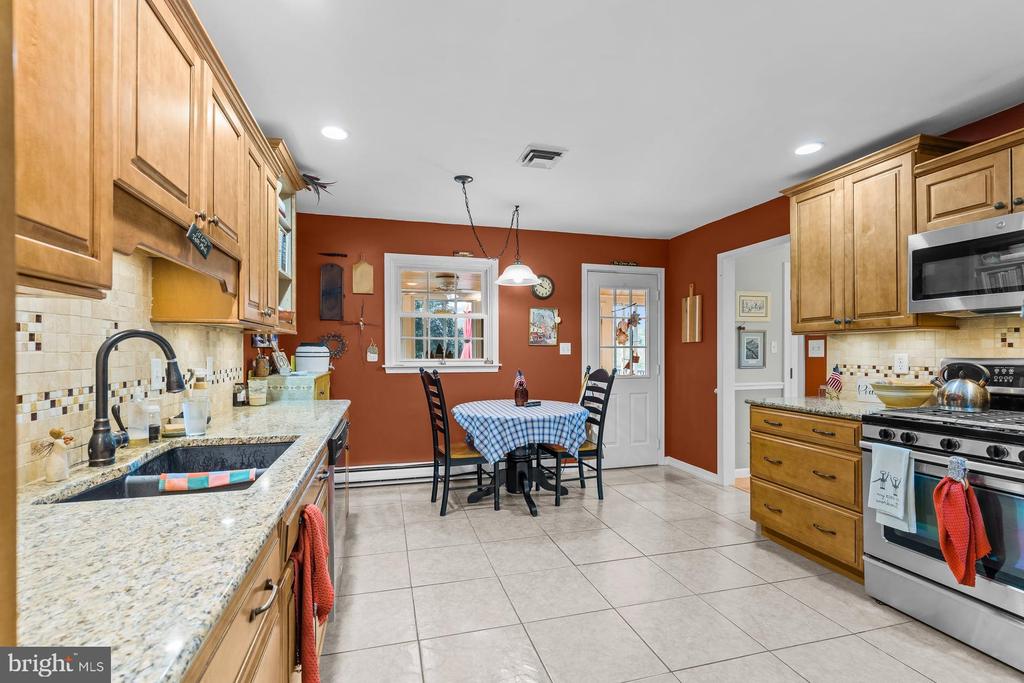 4462 WOODCREST DRIVE