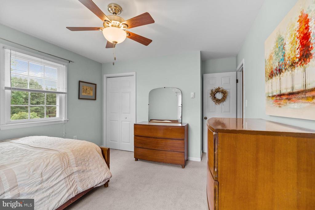 4462 WOODCREST DRIVE