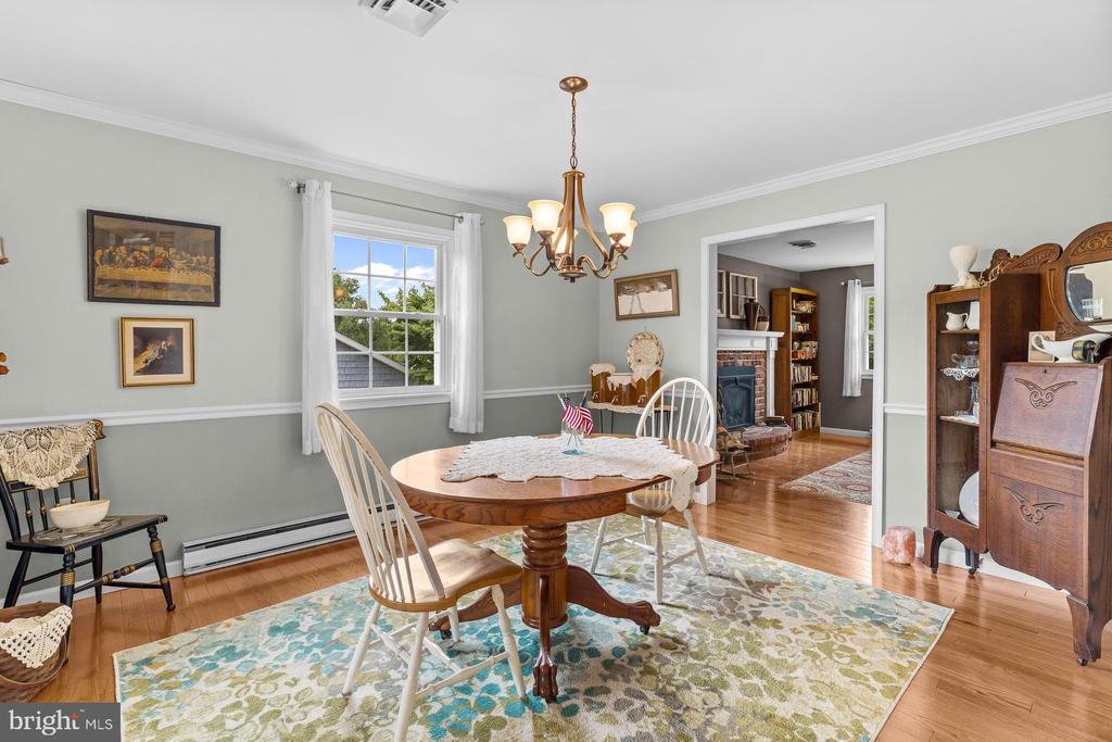 4462 WOODCREST DRIVE