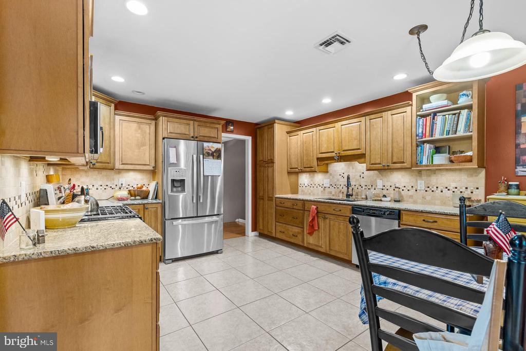 4462 WOODCREST DRIVE