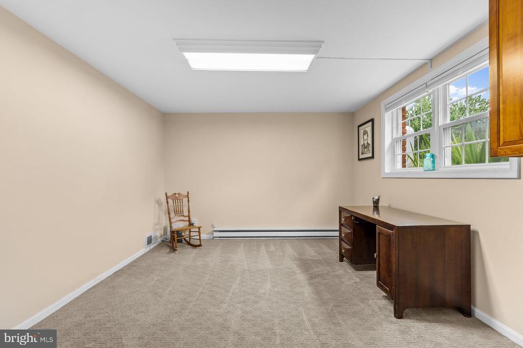 4462 WOODCREST DRIVE