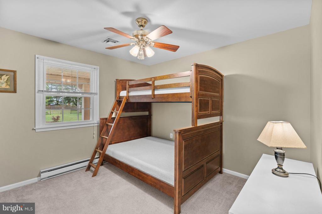4462 WOODCREST DRIVE
