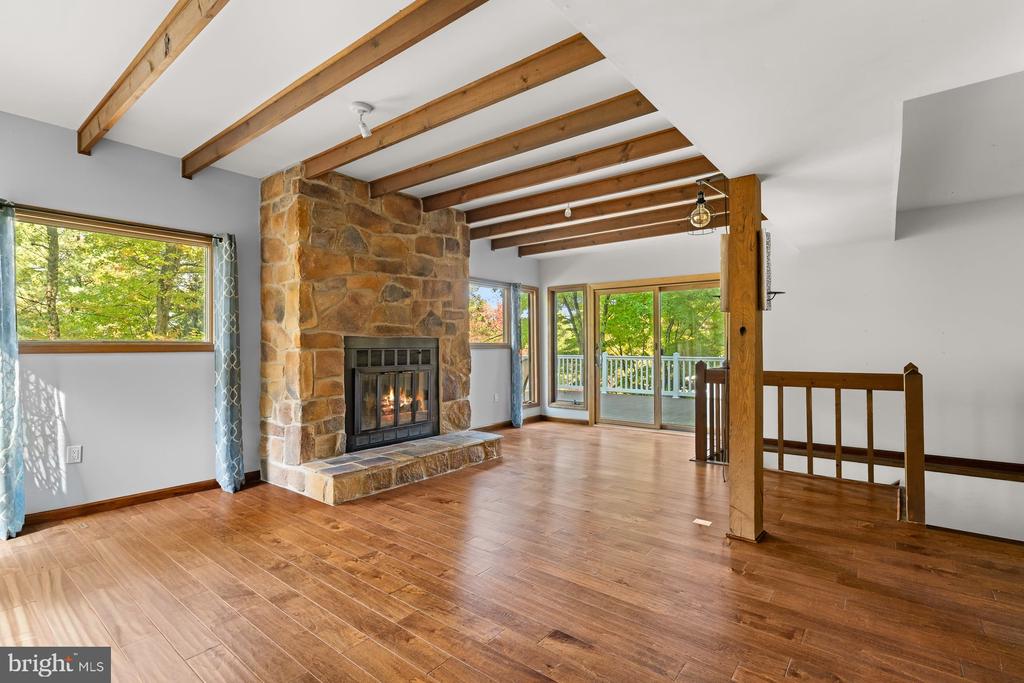 1426 SPRING HILL DRIVE