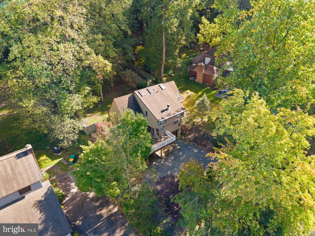 1426 SPRING HILL DRIVE