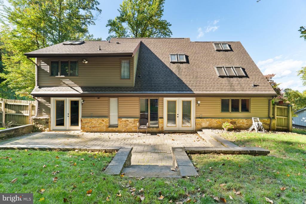 1426 SPRING HILL DRIVE