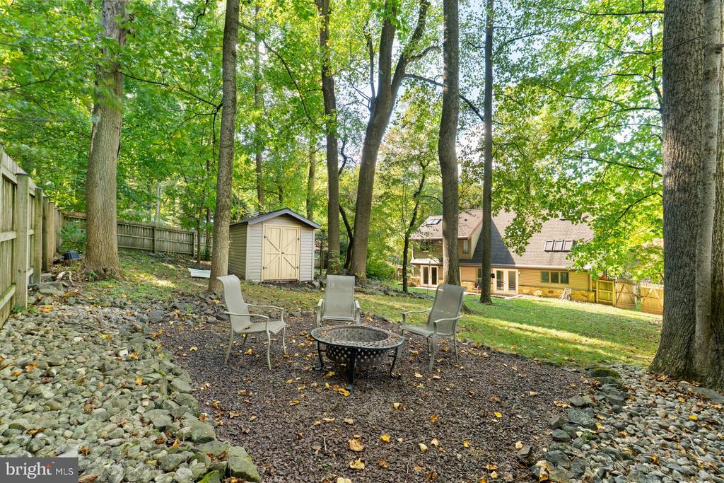 1426 SPRING HILL DRIVE