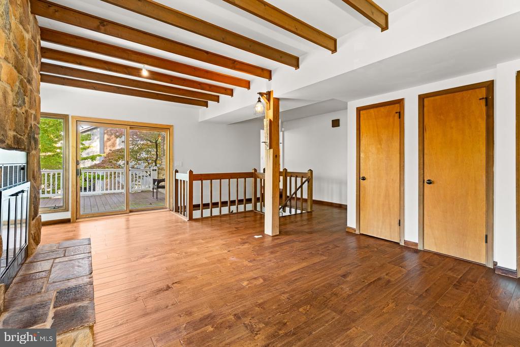 1426 SPRING HILL DRIVE