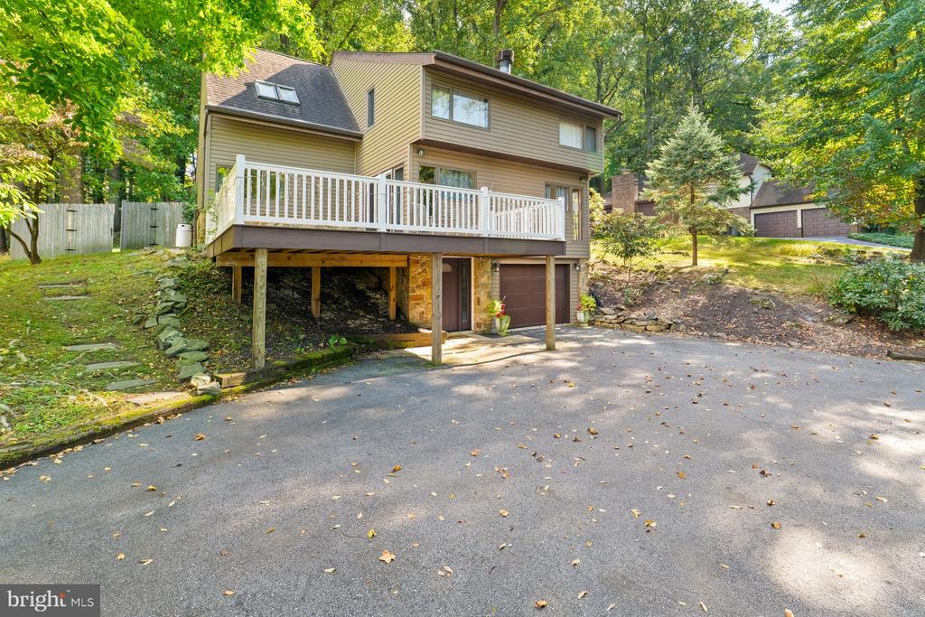 1426 SPRING HILL DRIVE