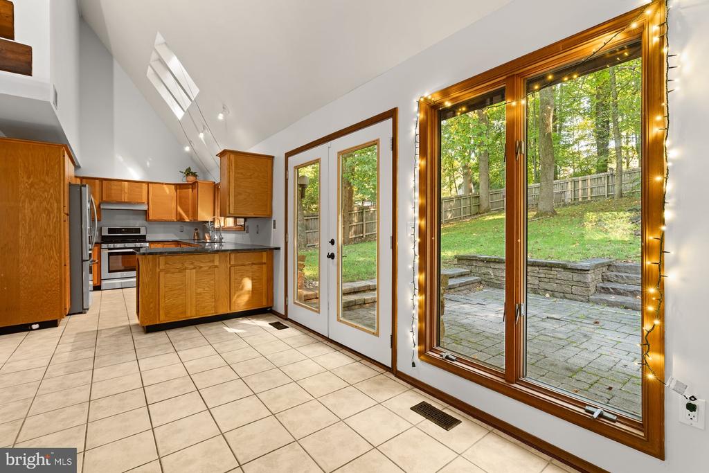 1426 SPRING HILL DRIVE