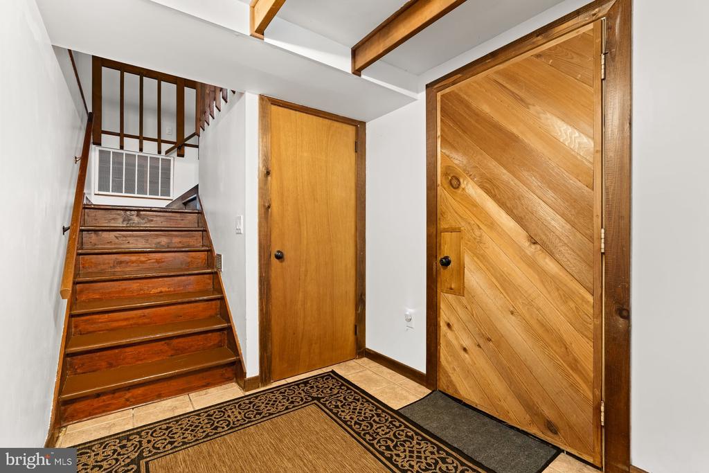 1426 SPRING HILL DRIVE