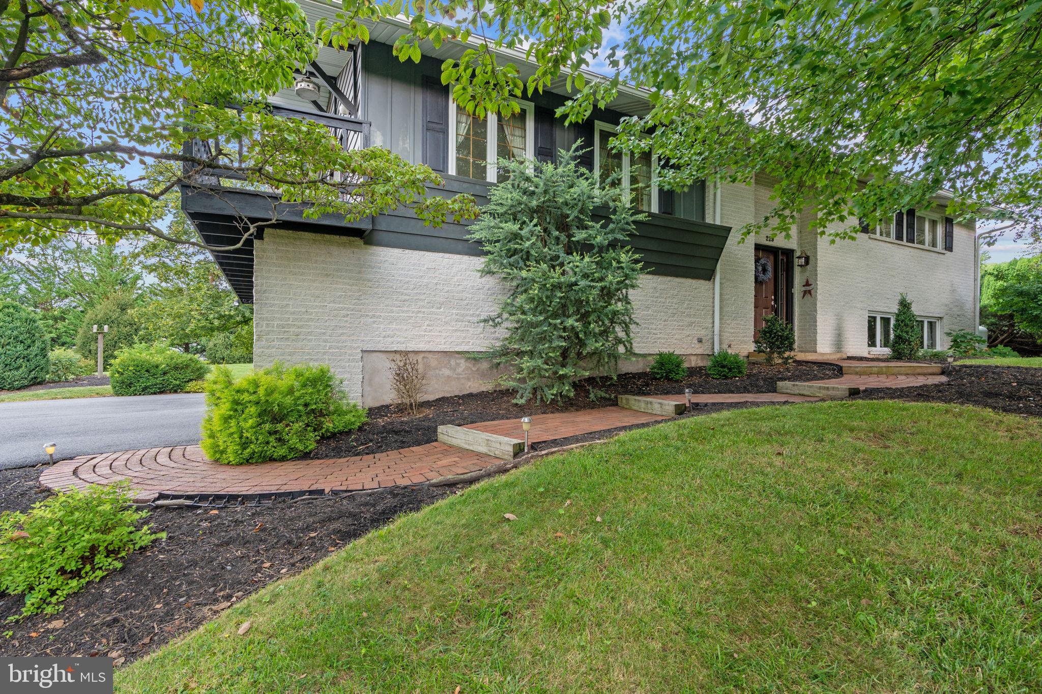 229 SPRING COURT