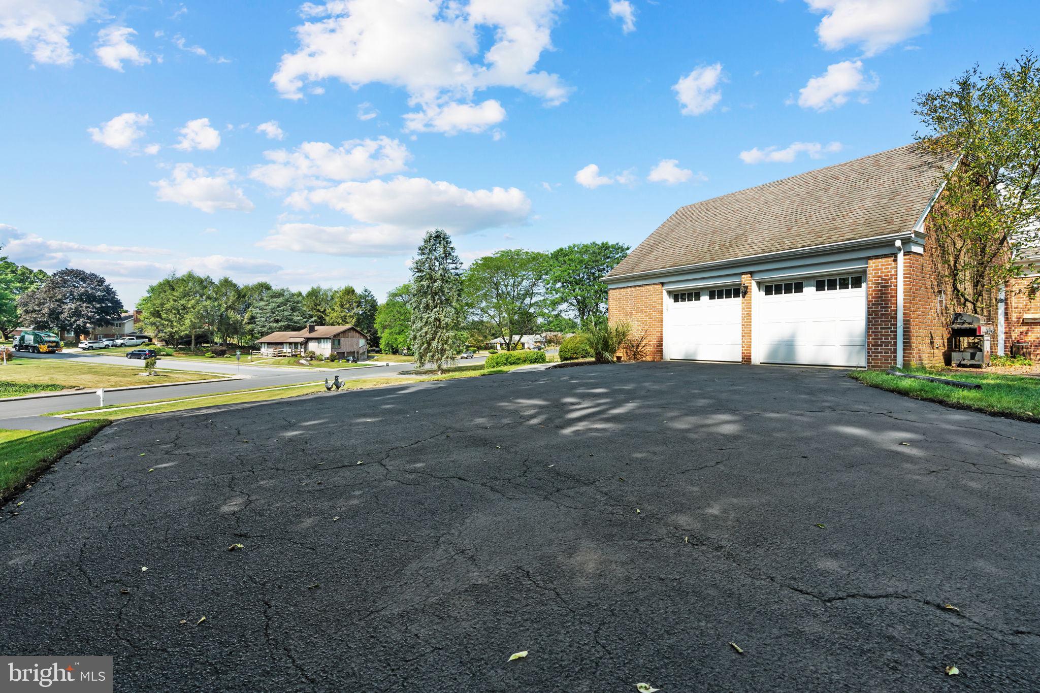 30 W ORCHARD DRIVE