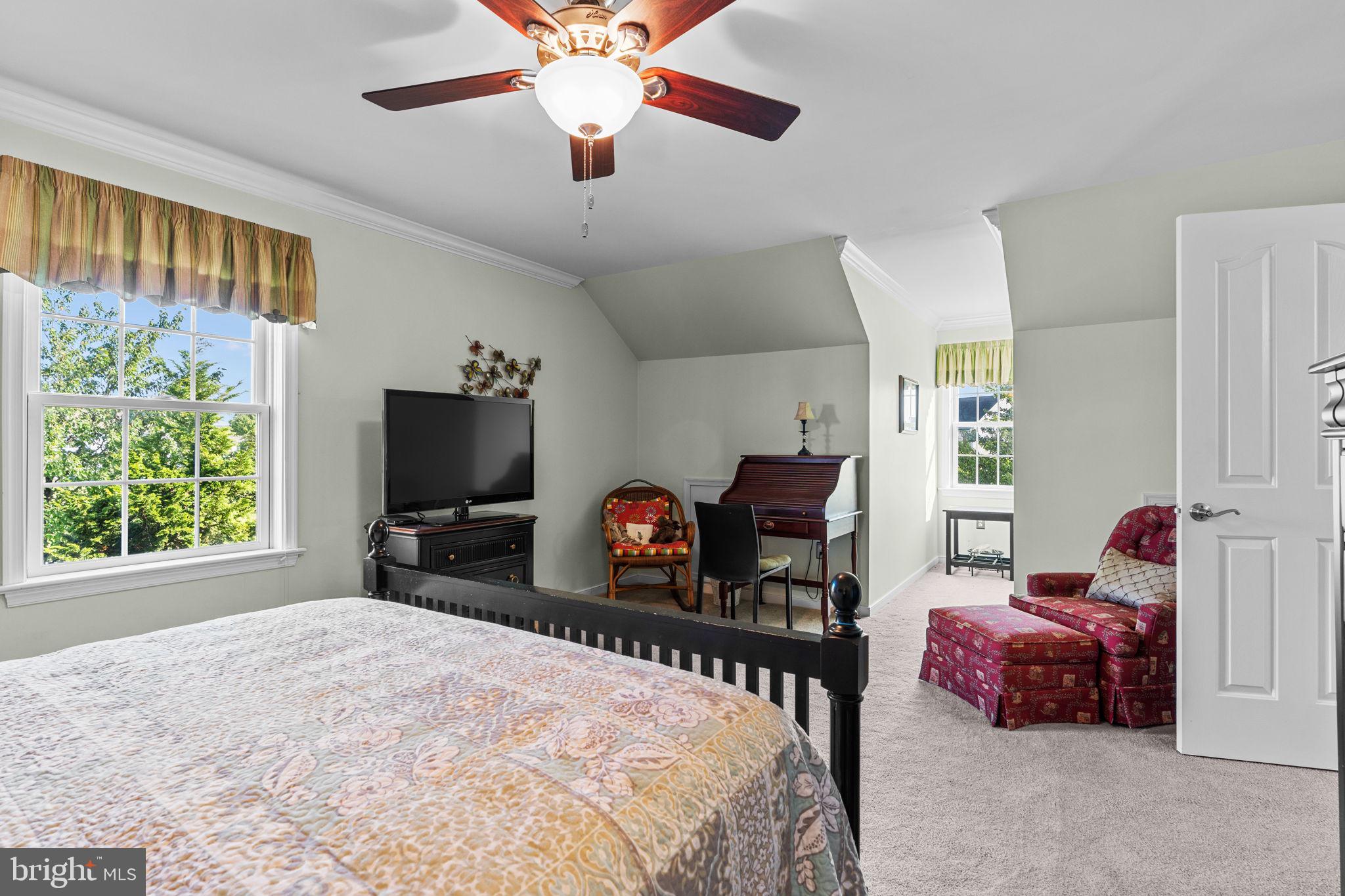 53 S VILLAGE CIRCLE