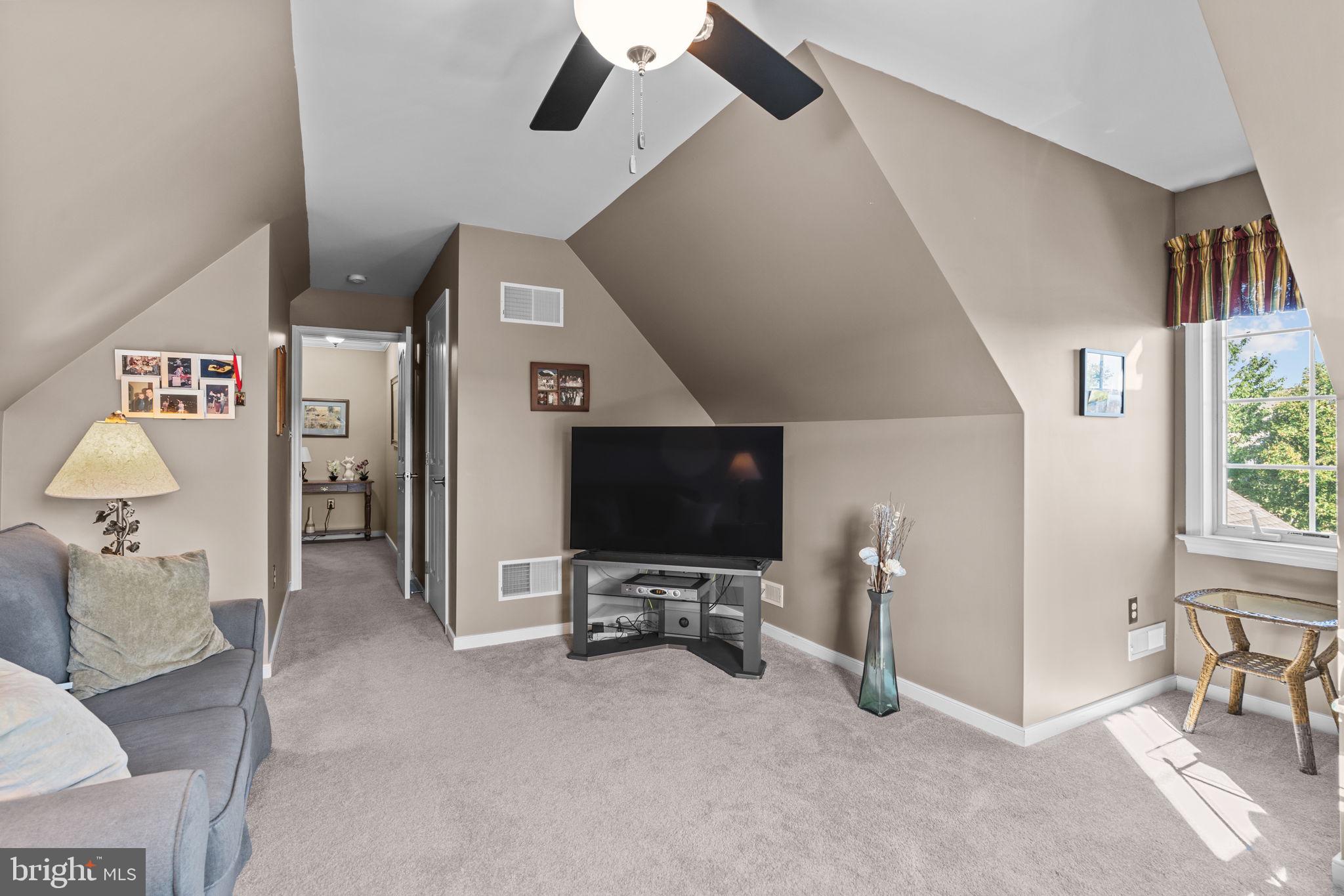 53 S VILLAGE CIRCLE
