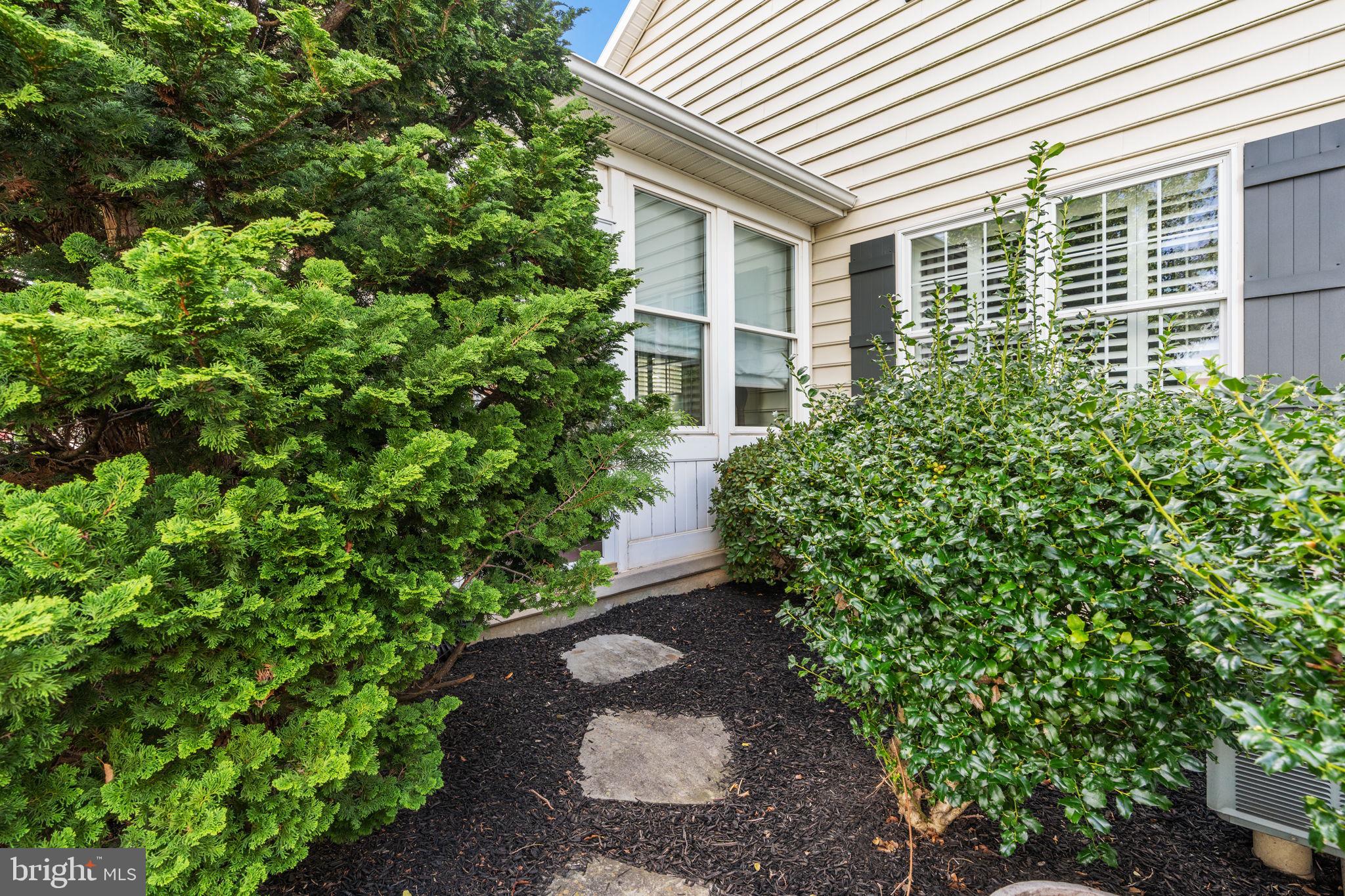 53 S VILLAGE CIRCLE