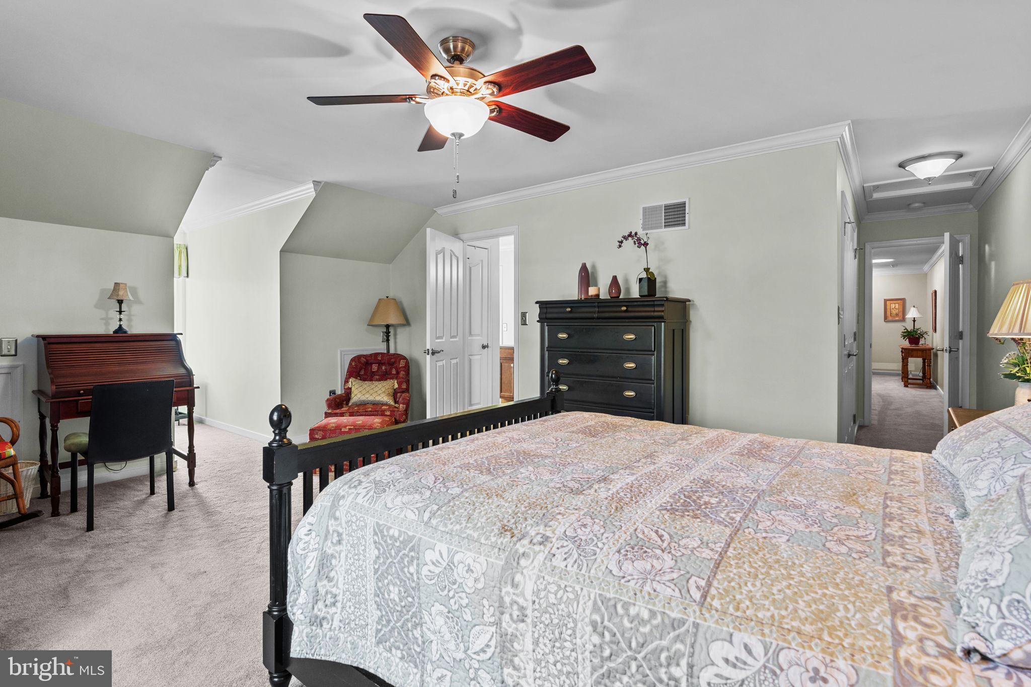 53 S VILLAGE CIRCLE