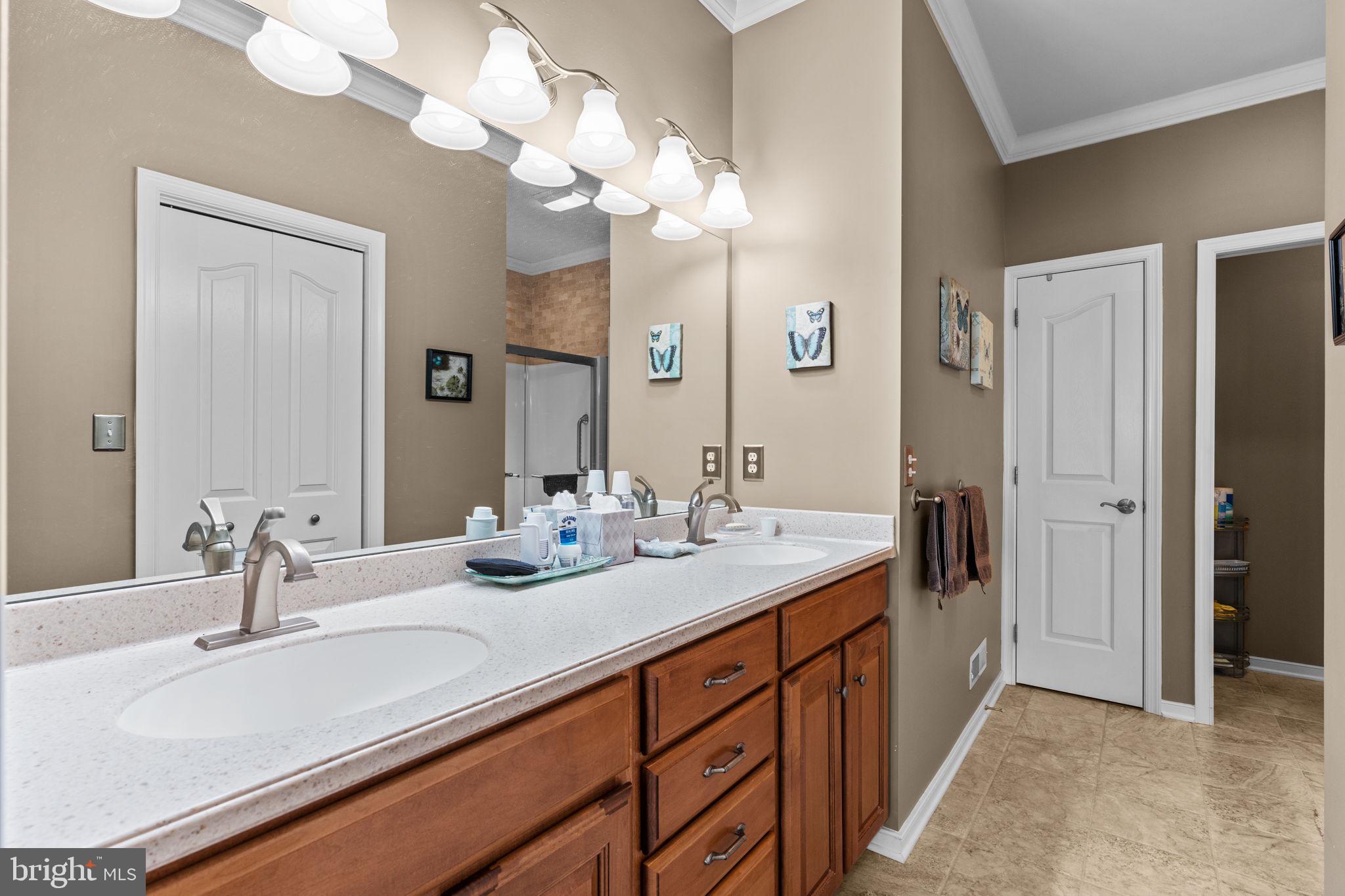 53 S VILLAGE CIRCLE