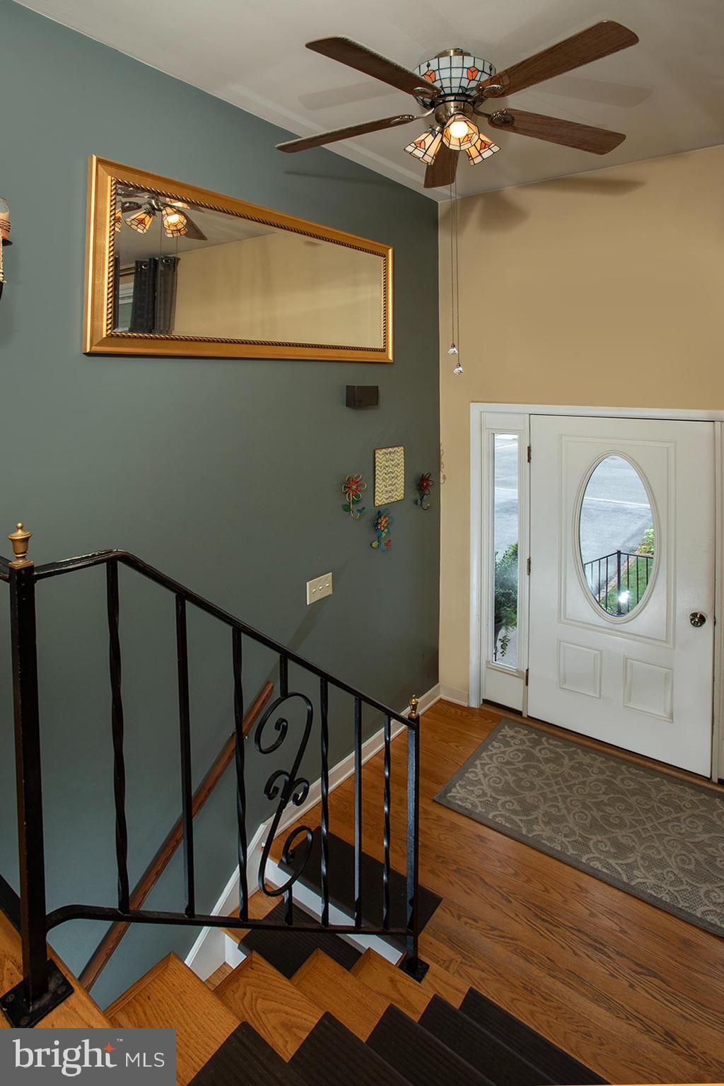 6 Sandalwood DRIVE