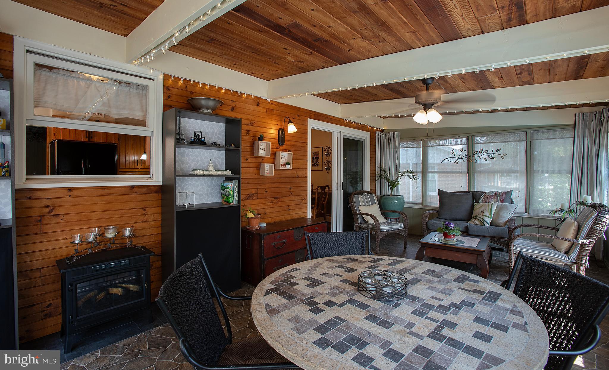 6 Sandalwood DRIVE