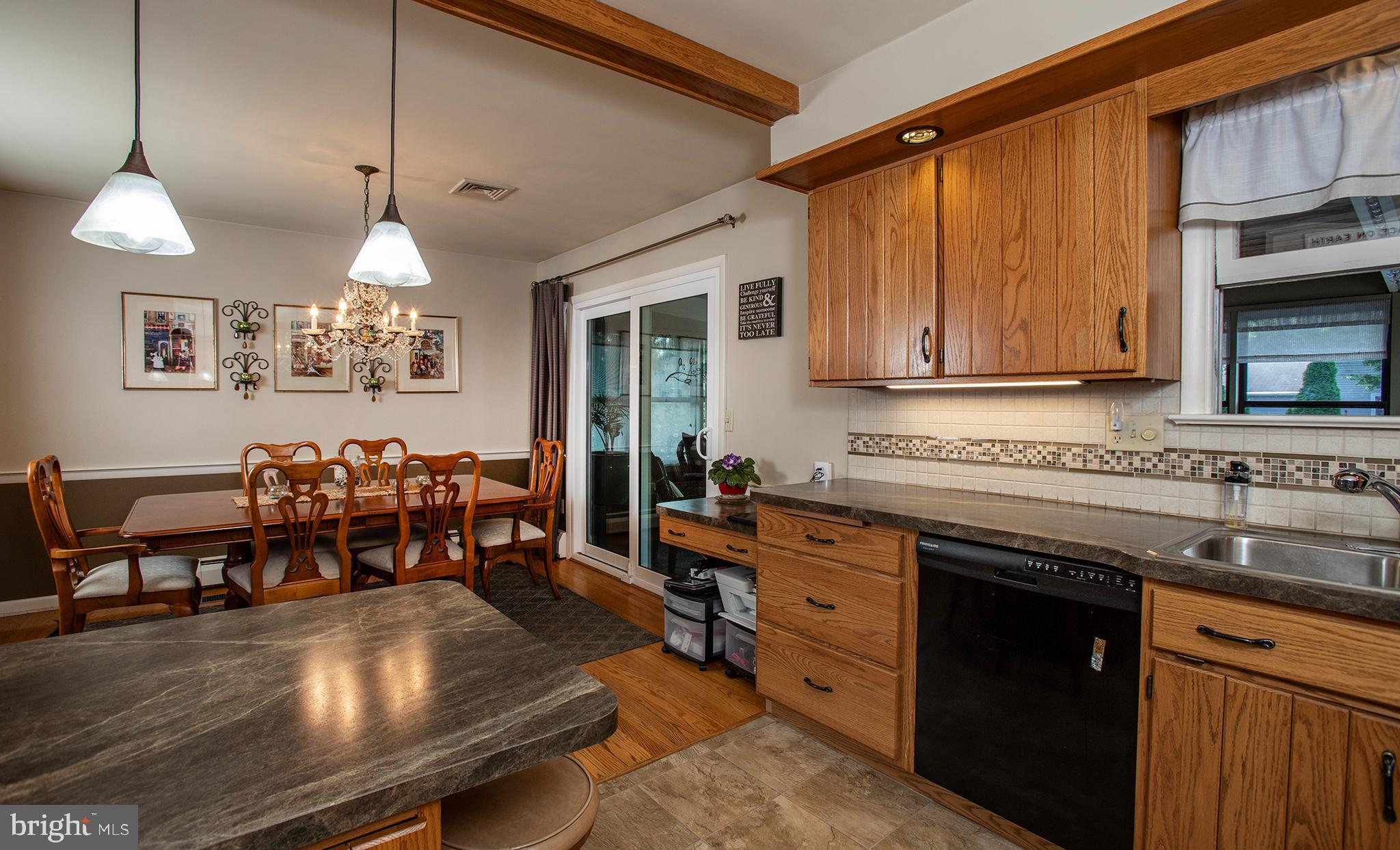 6 Sandalwood DRIVE