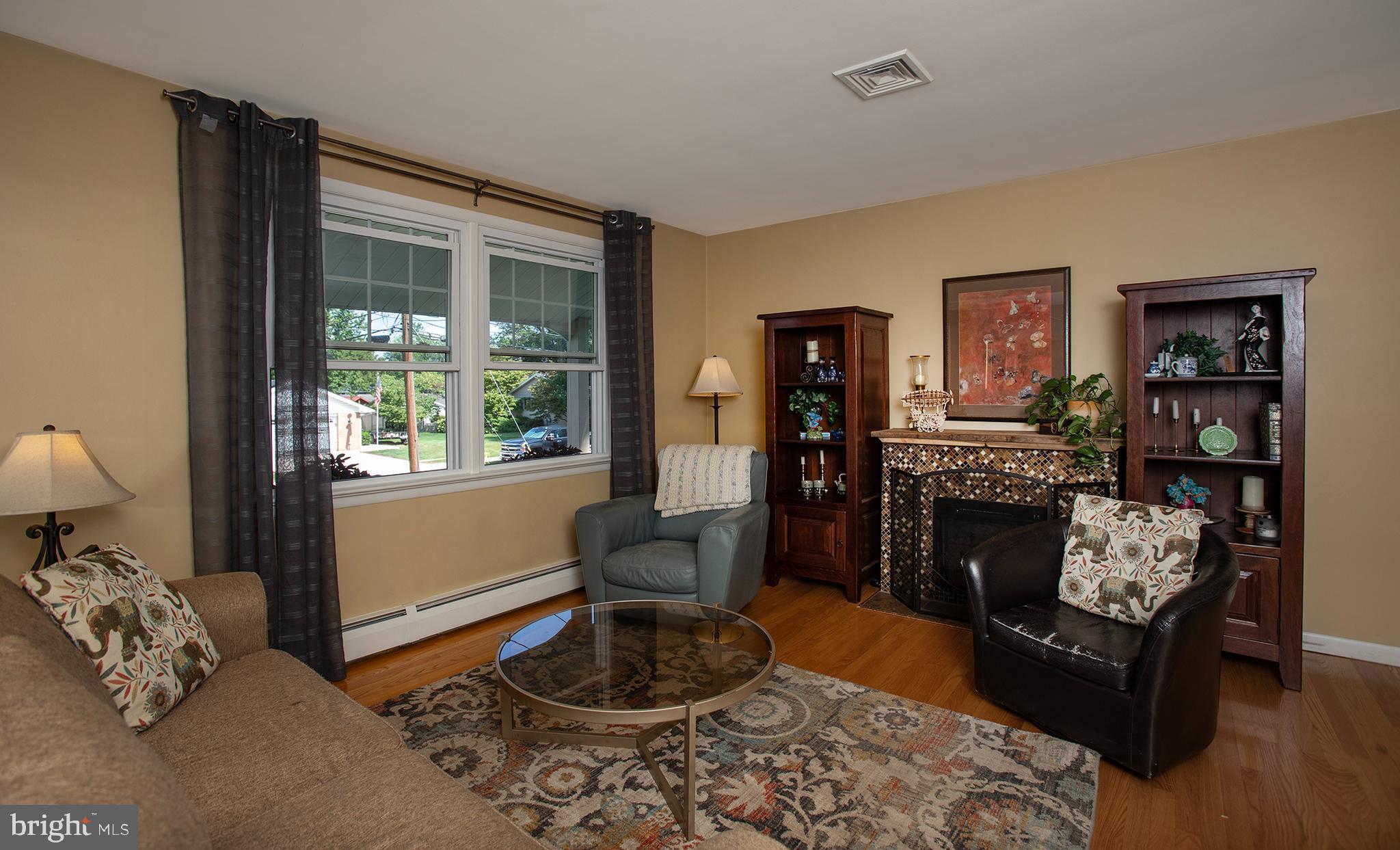 6 Sandalwood DRIVE