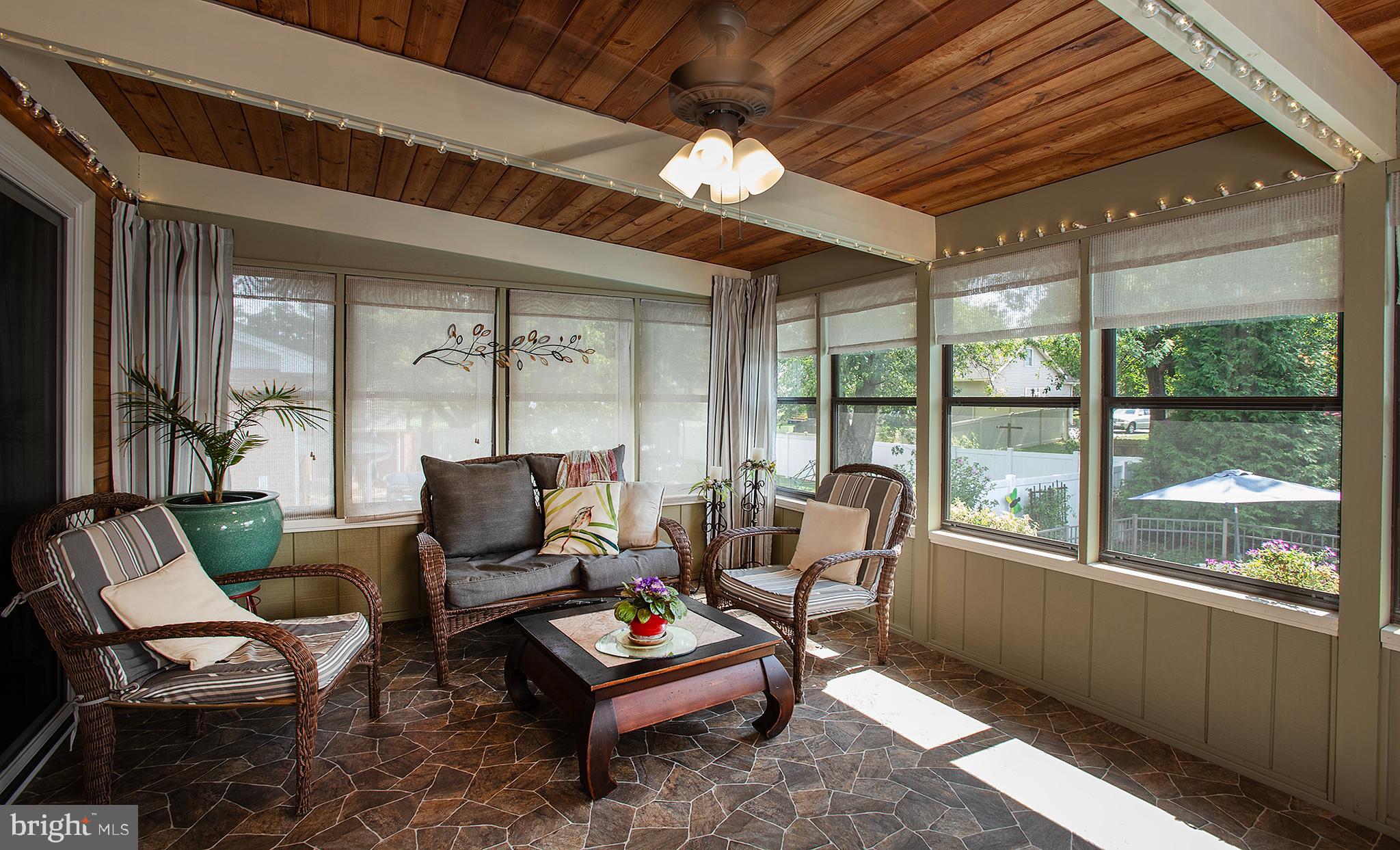 6 Sandalwood DRIVE