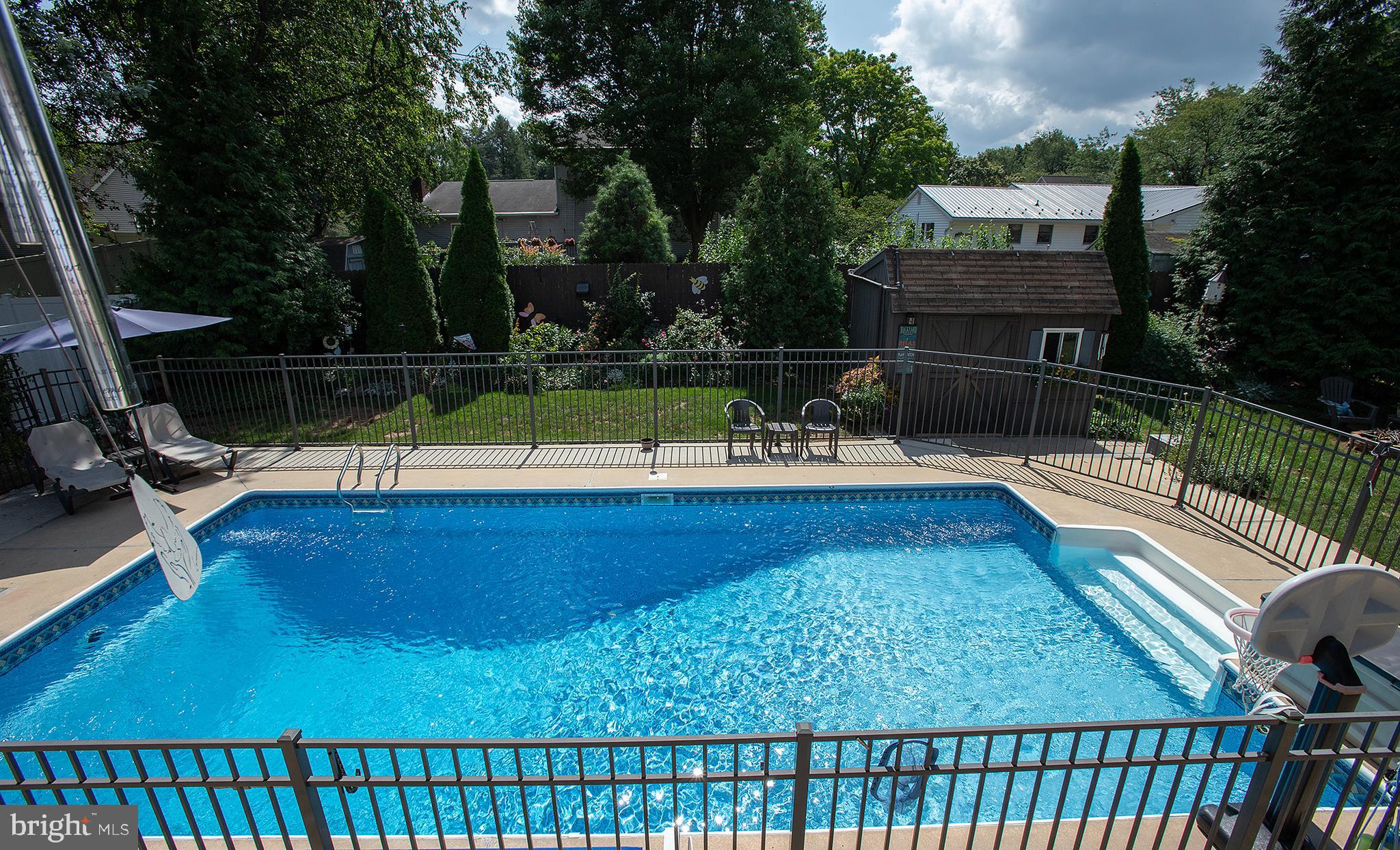 6 Sandalwood DRIVE