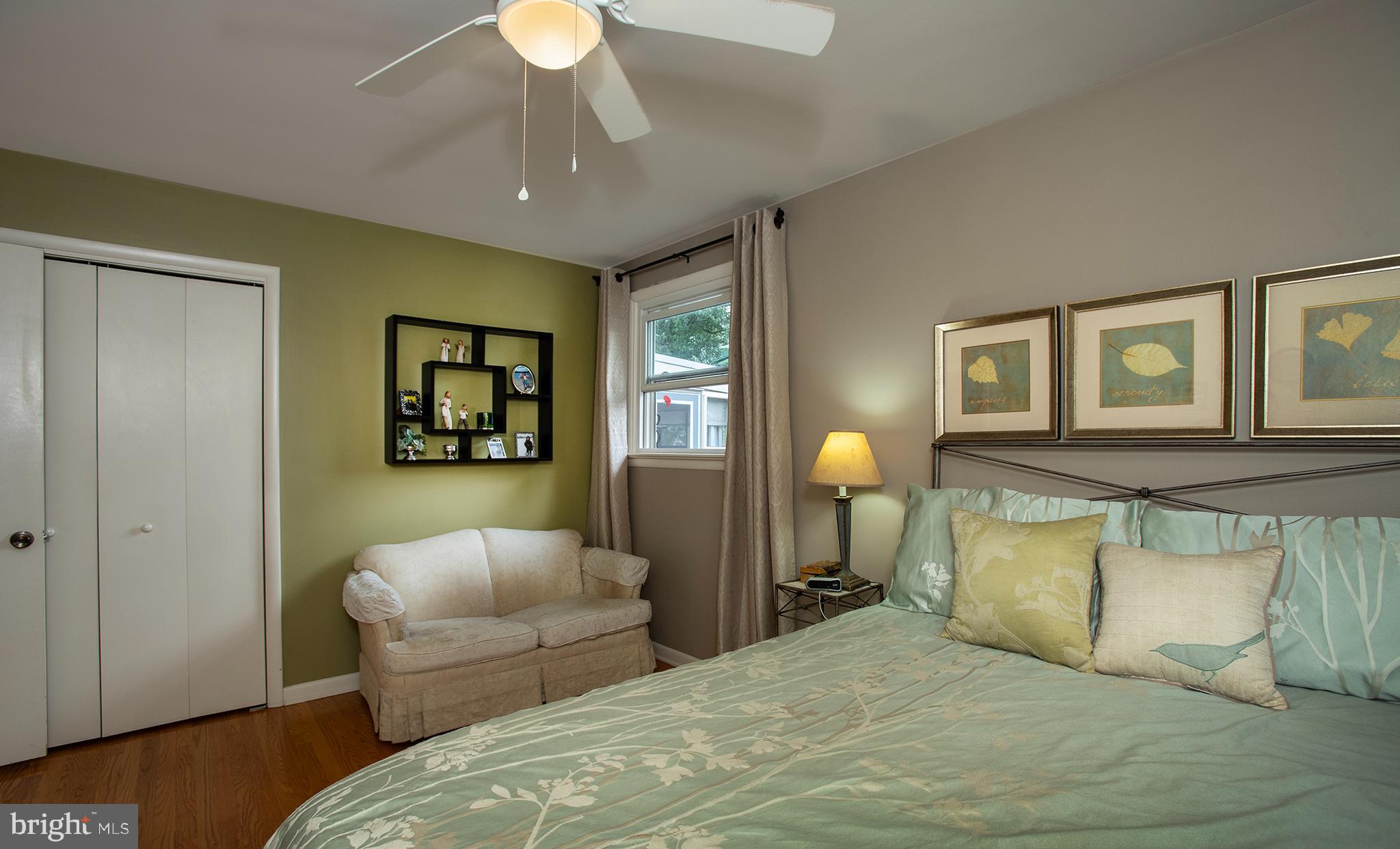 6 Sandalwood DRIVE