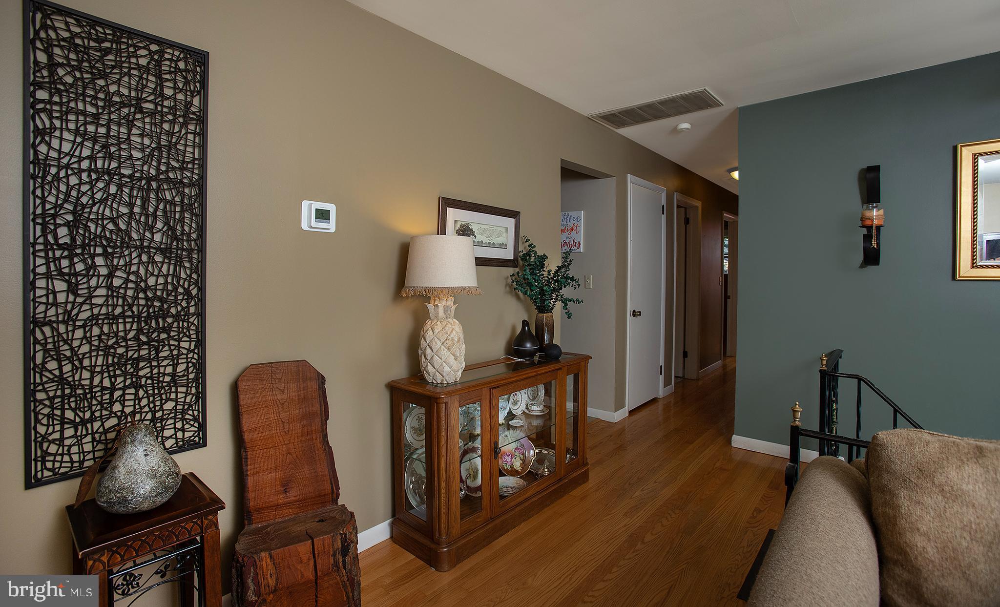6 Sandalwood DRIVE